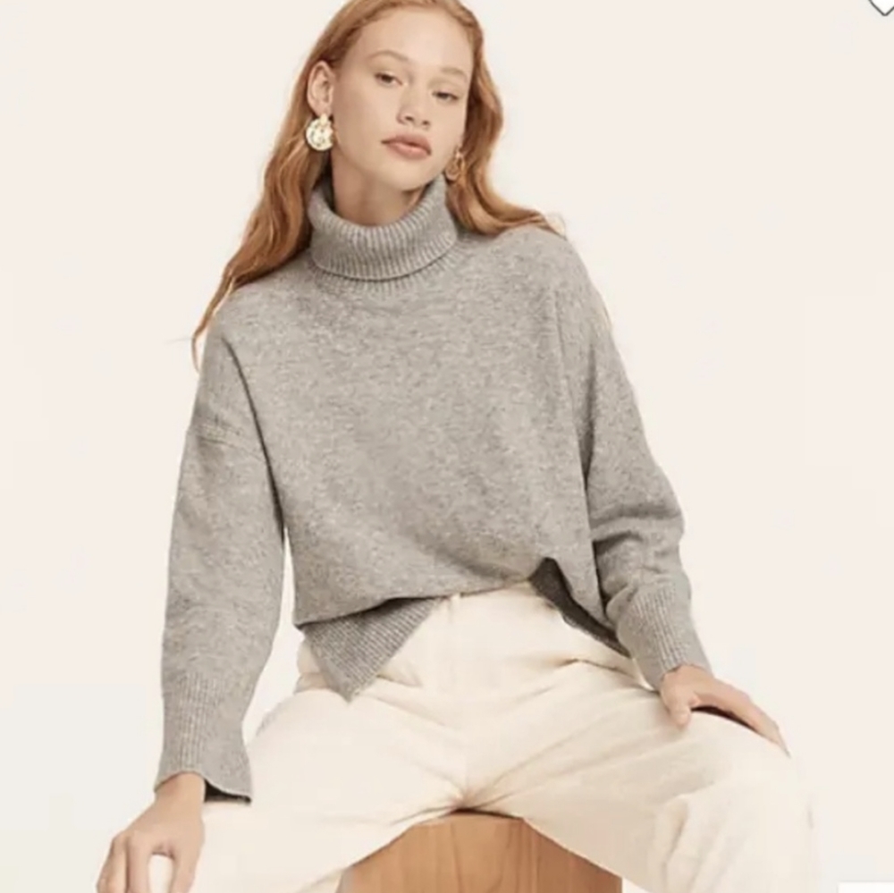J. CREW Supersoft Merino Wool Turtleneck  Drop Shoulder Gray Crop Sweater Small